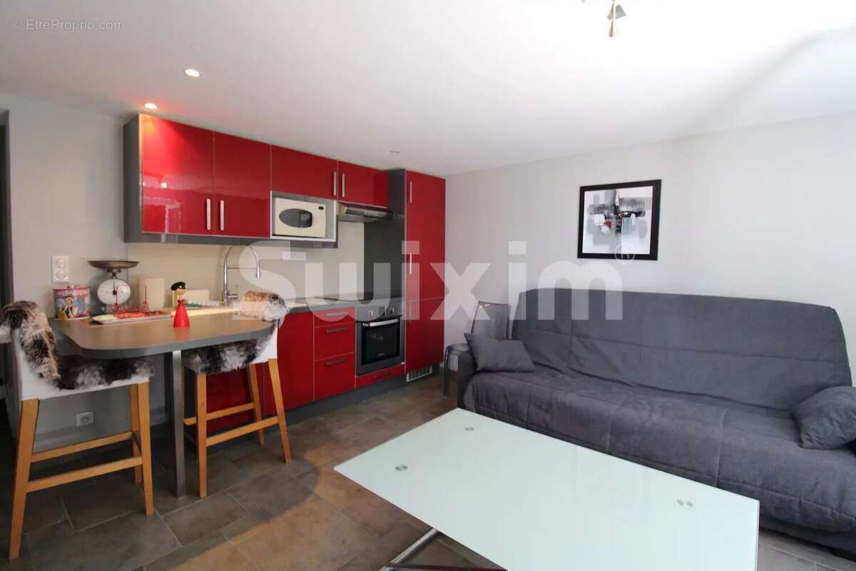 Maison à PUGNY-CHATENOD