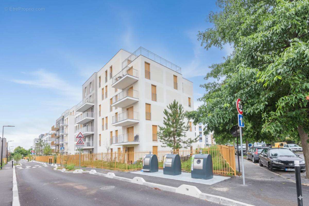 Appartement à SARTROUVILLE