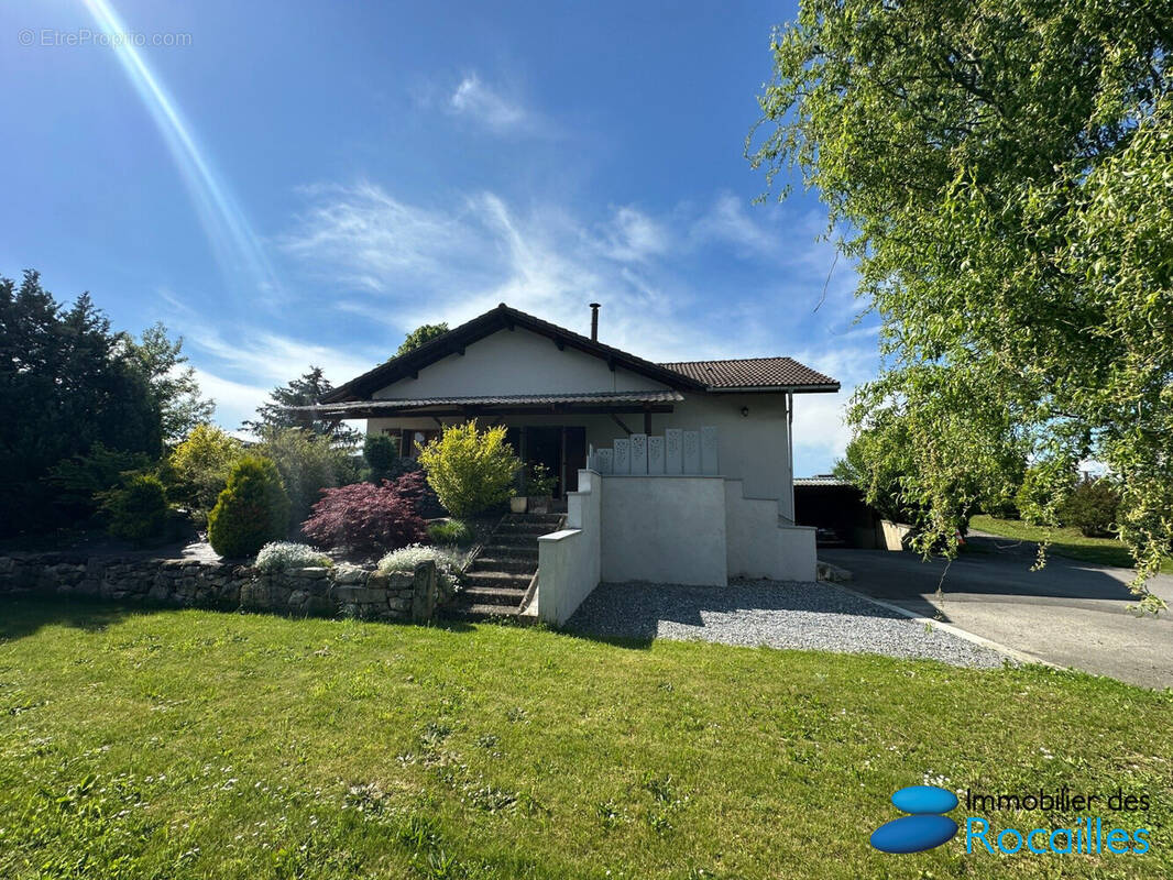 Maison à SCIENTRIER