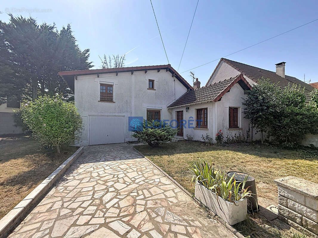 Maison à SAVIGNY-SUR-ORGE