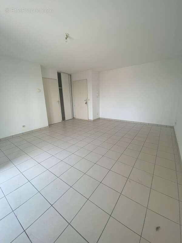 A vendre - Appt T2 48 m2 - Résidence sécurisée - photo 2