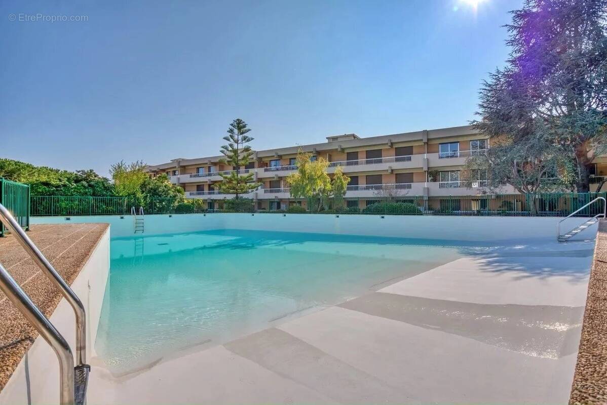Appartement 1 pièce 32 m² · à Nice · 31,5 m² · 192 000 €