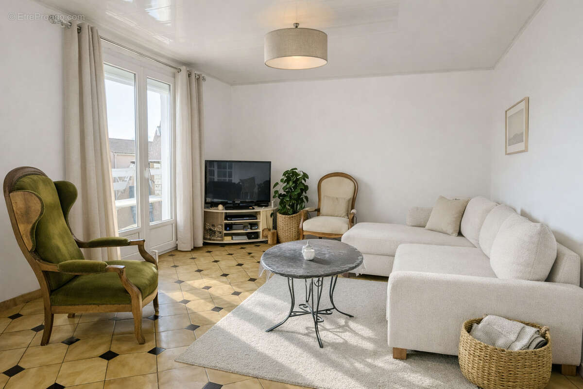 Maison à COURSAN