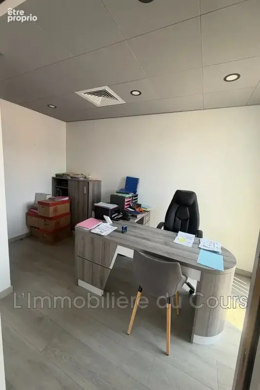 Commerce 700 m² à Chateauneuf-Les-Martigues  - photo 8