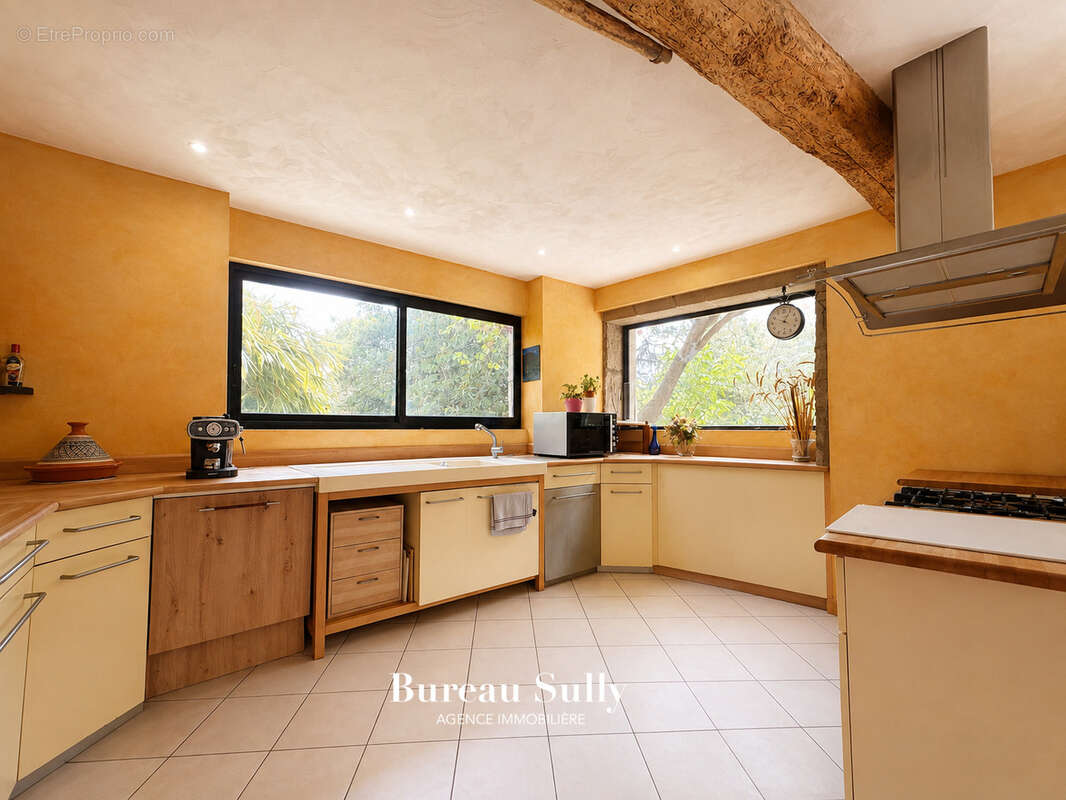 Beynost 01700 Maison 235 m2  Terrain 1296 m2 & dépendances TER 18 mn Gare Part Dieu - photo 6