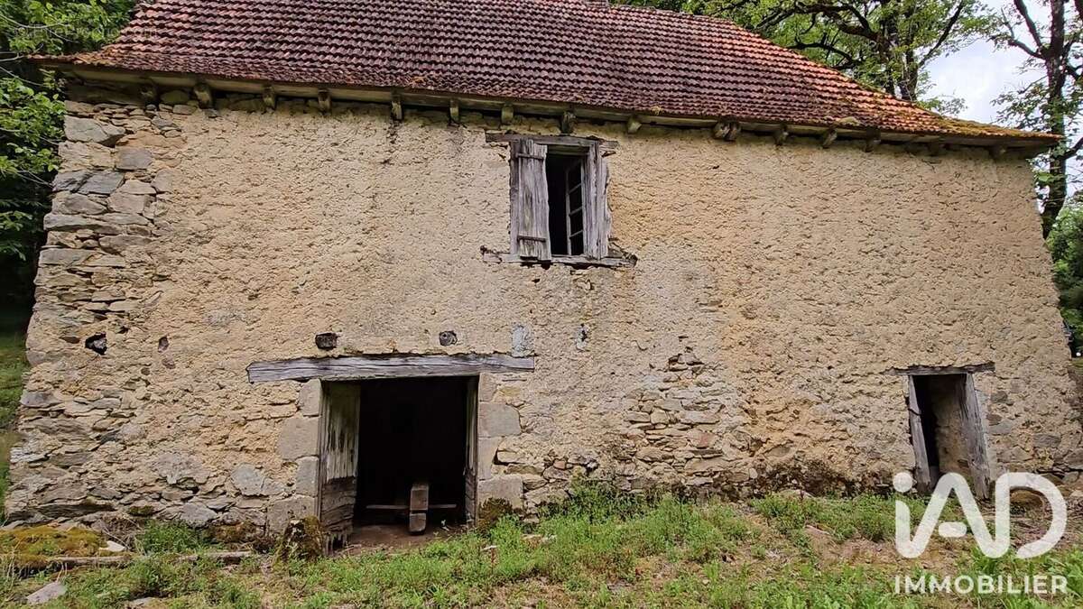Maison 40 m² à Altillac  - photo 3