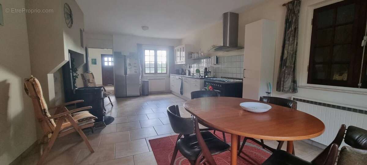 Maison à CASTELNAU-MONTRATIER