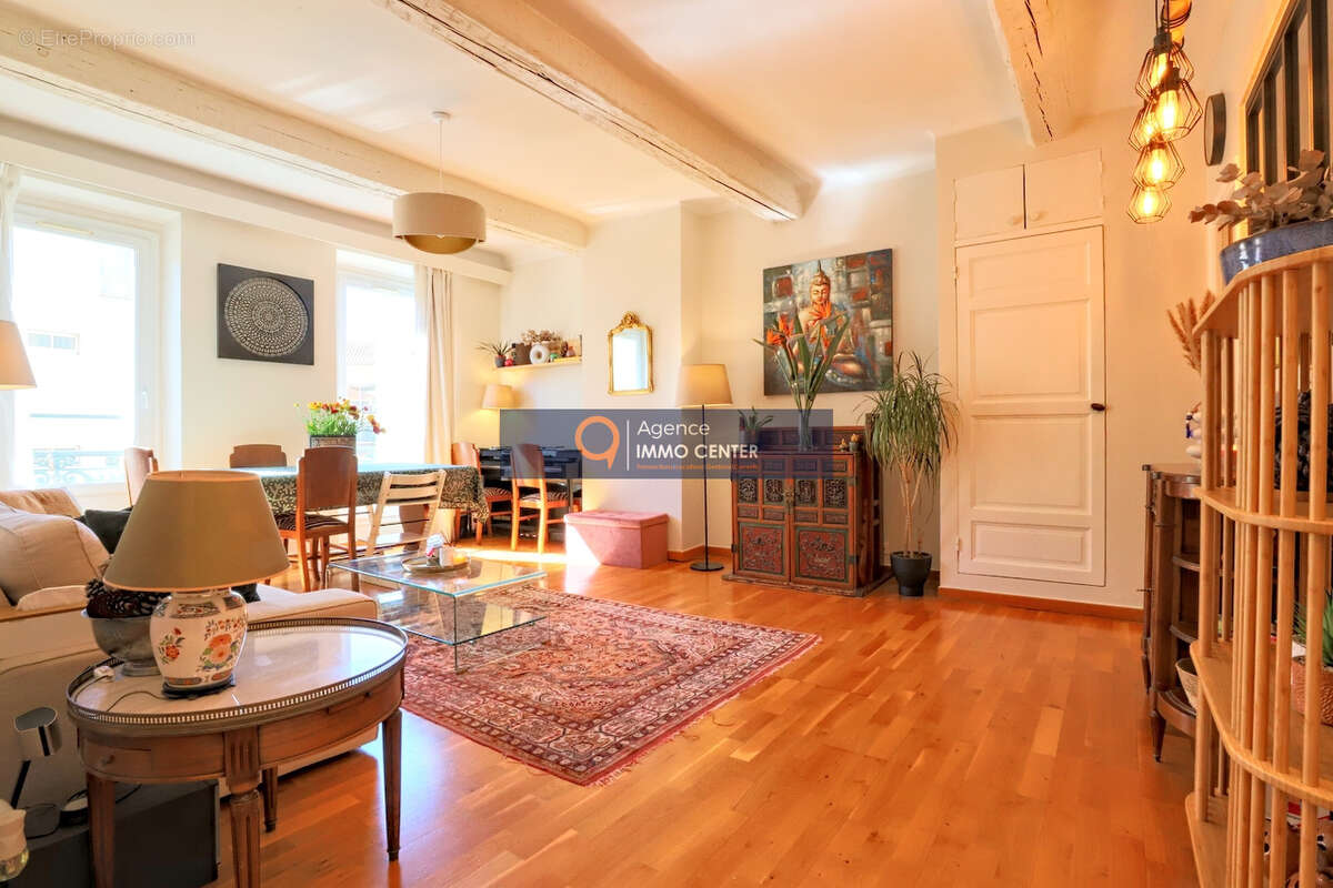 Appartement à HYERES