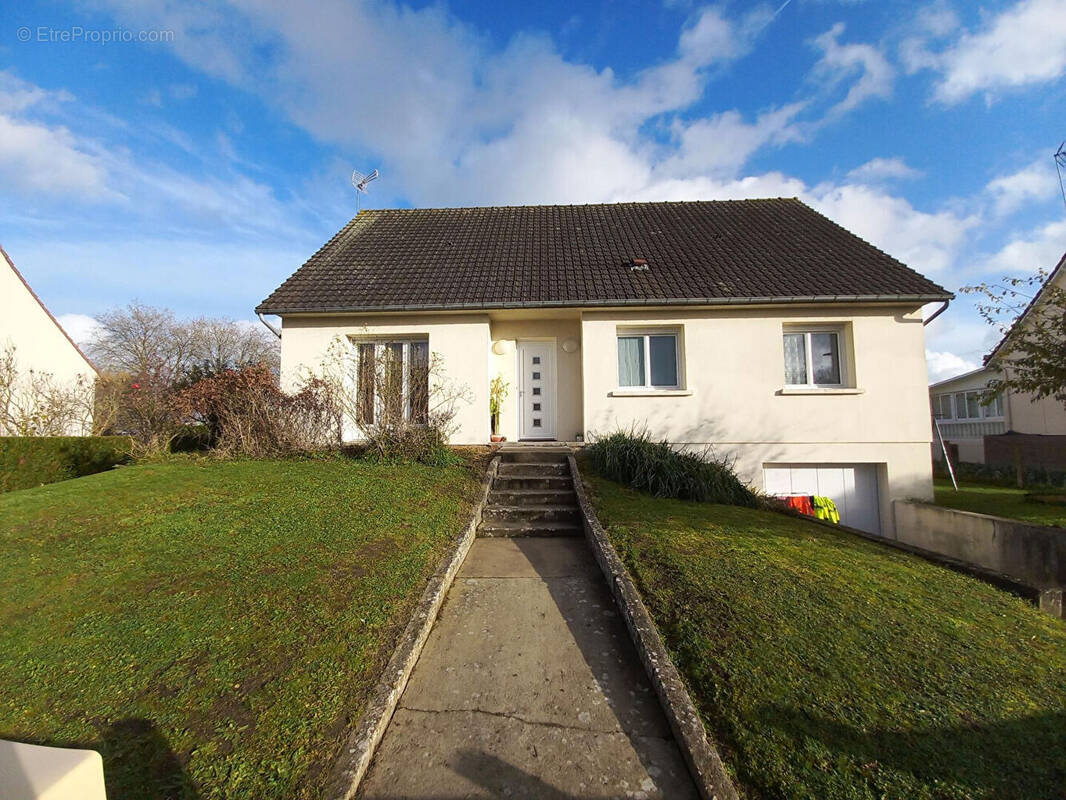 Maison à LA FERTE-BERNARD