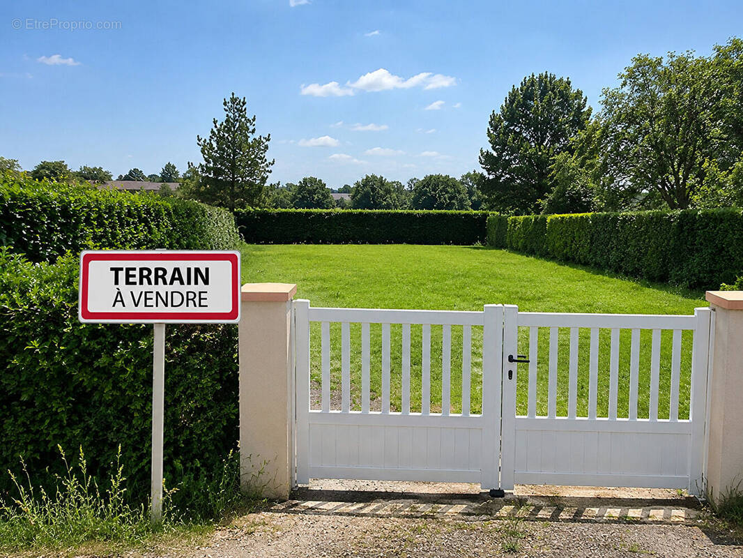Terrain à LA PLAINE-SUR-MER