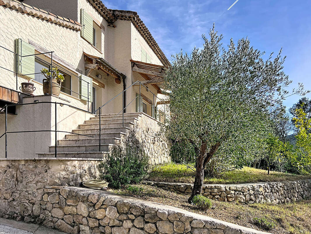 Maison à TOURRETTES-SUR-LOUP