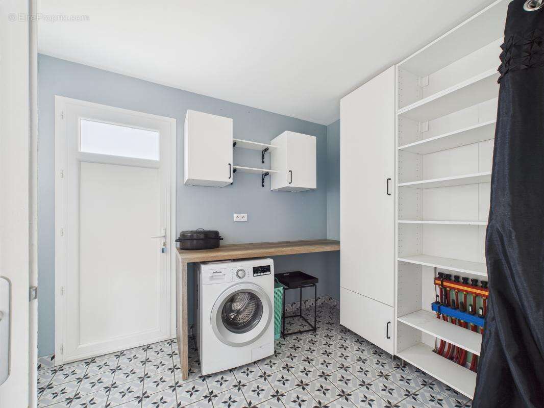 Maison à SAINT-YZAN-DE-SOUDIAC