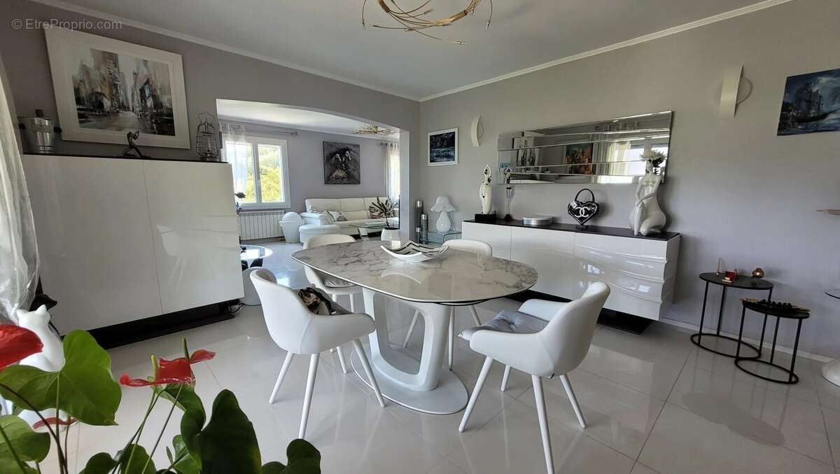 Maison à MANDELIEU-LA-NAPOULE