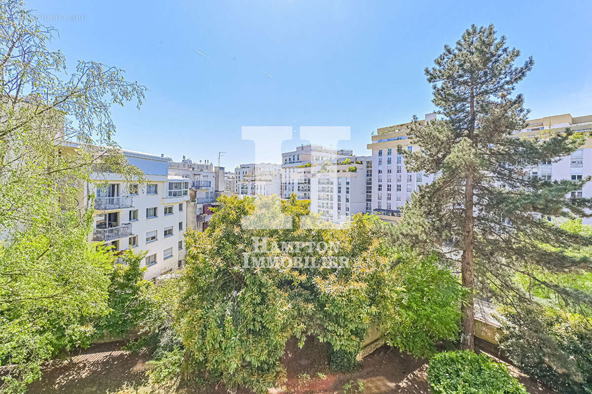 Appartement à PARIS-19E