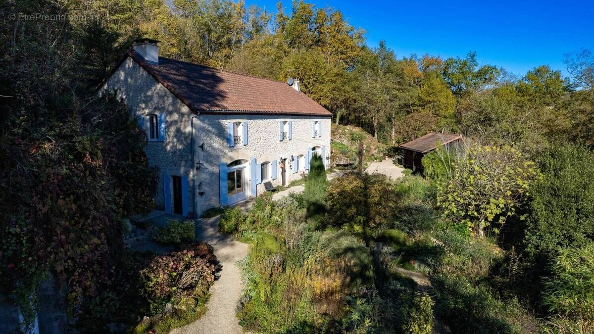 Maison à PUY-L&#039;EVEQUE