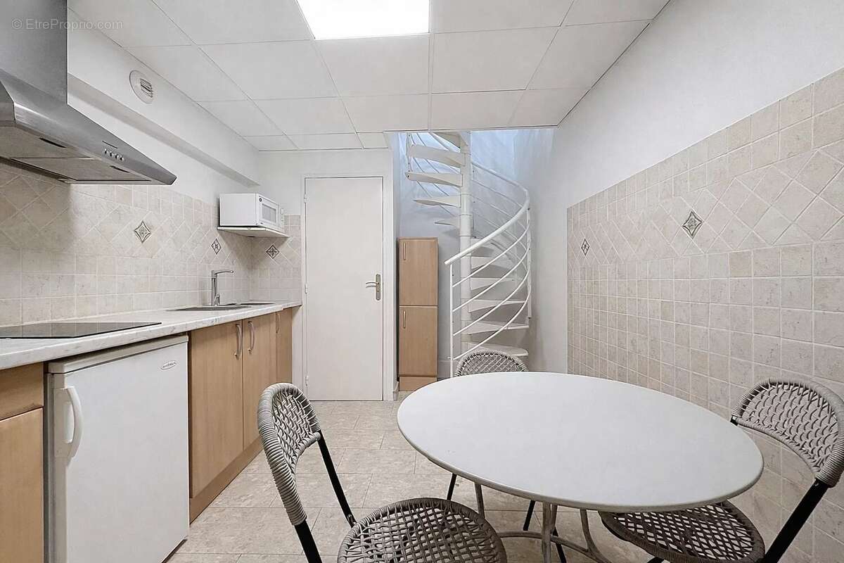 Commerce à MARSEILLE-4E