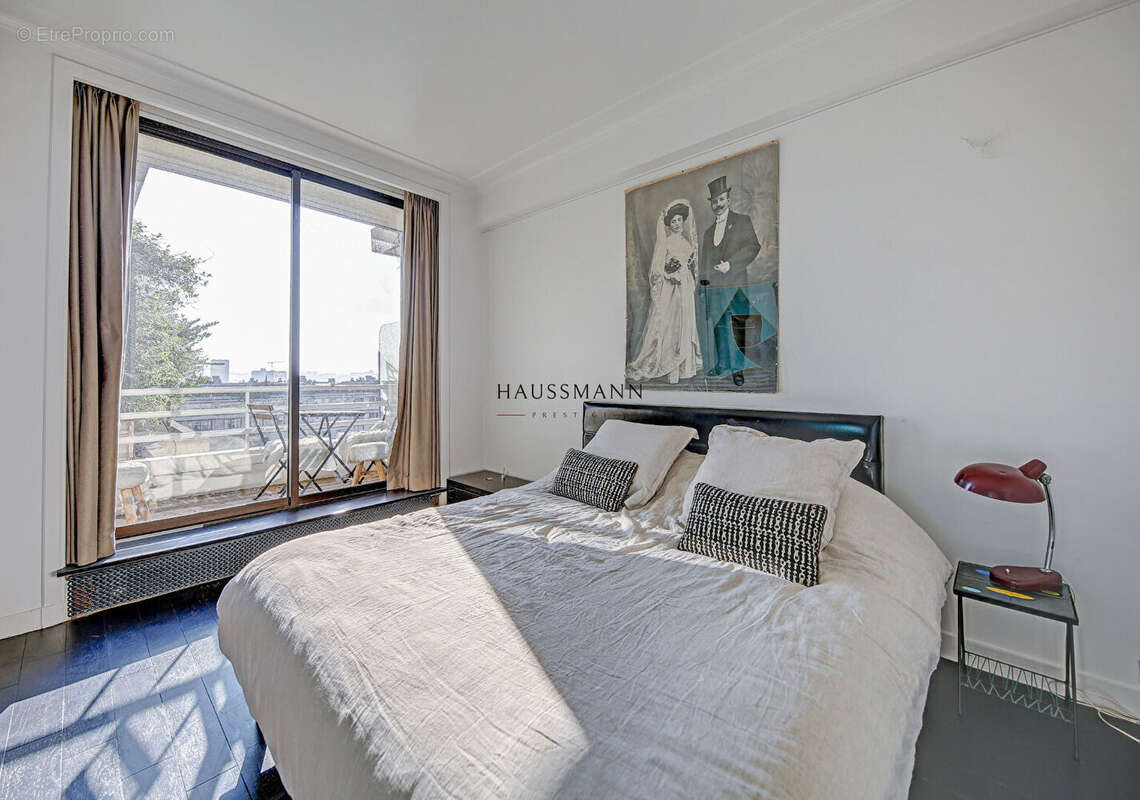 Appartement à PARIS-16E