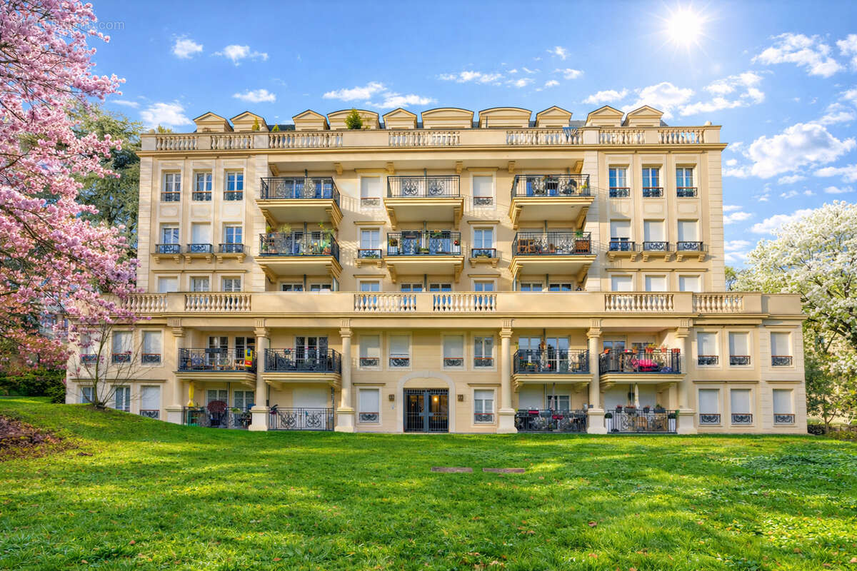 Appartement à LE PLESSIS-ROBINSON