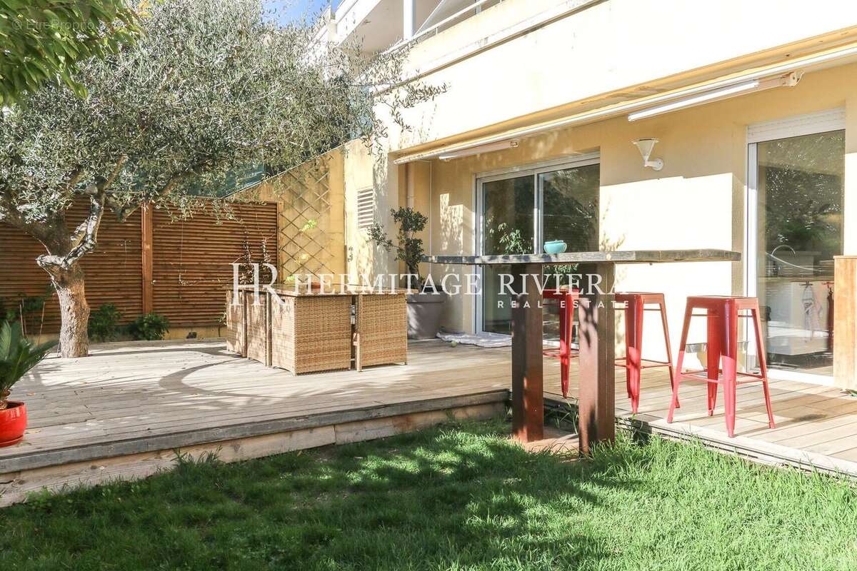 Appartement à EZE