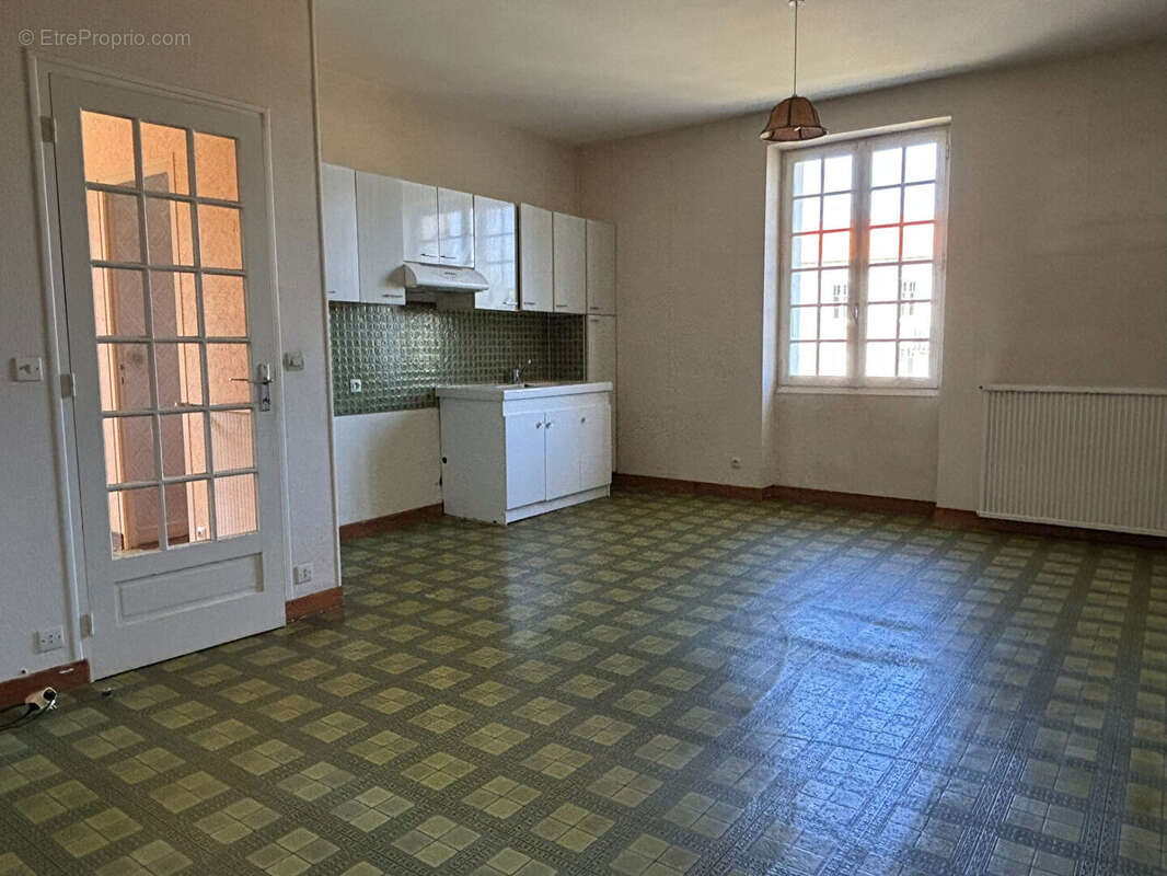 Maison à SAINT-PIERRE-D'EXIDEUIL