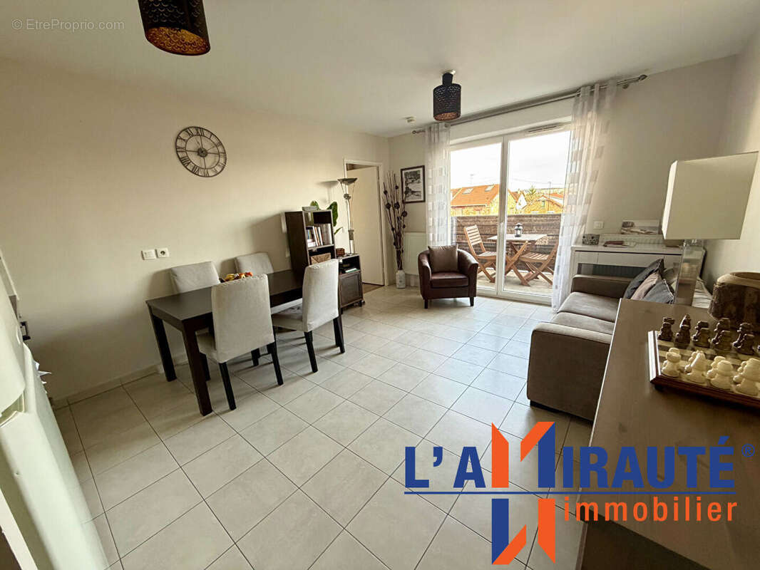 Appartement à SARTROUVILLE