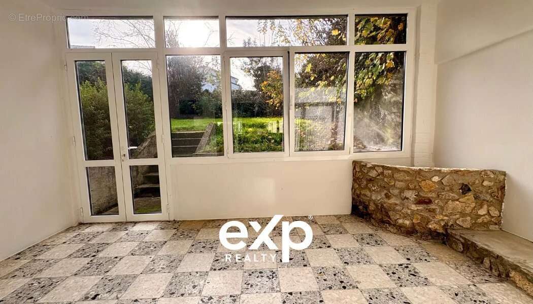 Maison à BUSSY-SAINT-GEORGES