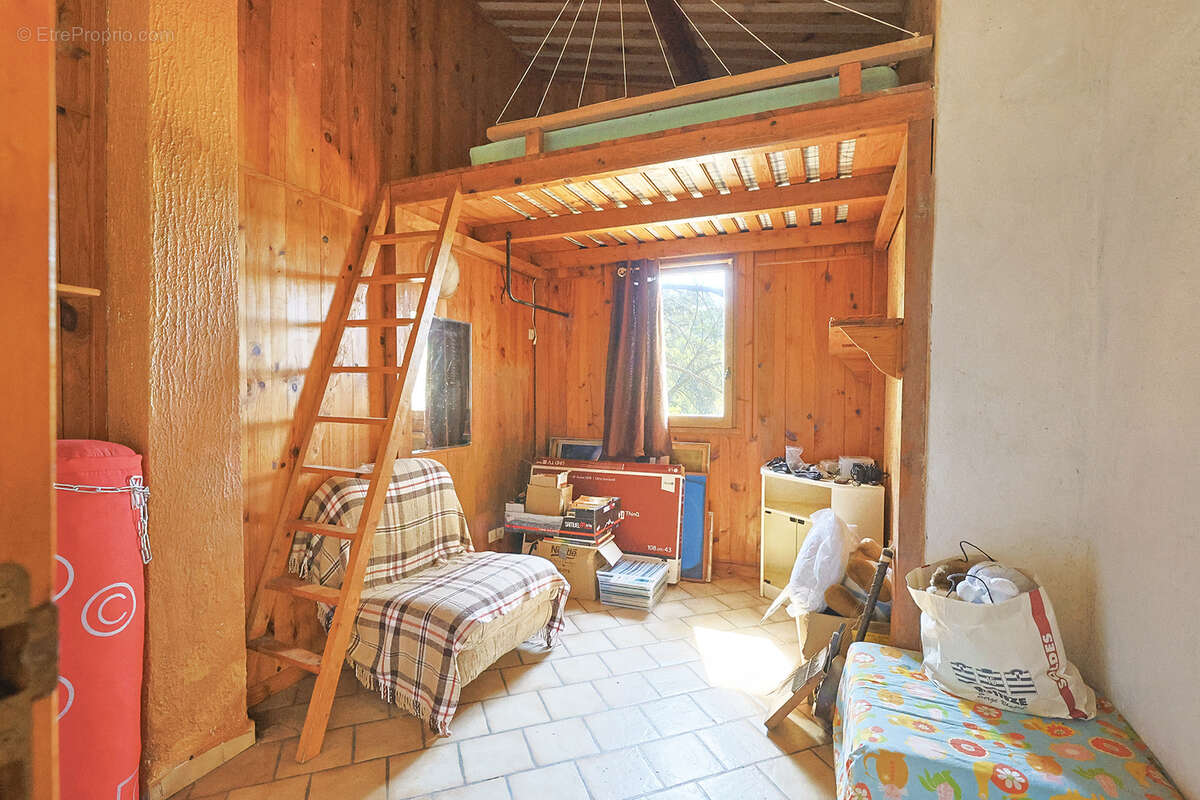 Maison à SOLLIES-TOUCAS