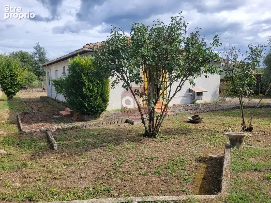 Cazilhac   Maison de plain-pied avec double garage et atelier sur près de 900 m2 de terrain - photo 19