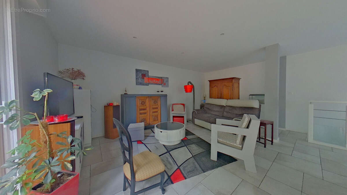 Maison familiale 8 pièces de 191 m2 à vendre au Rond-Point de Vannes - photo 4