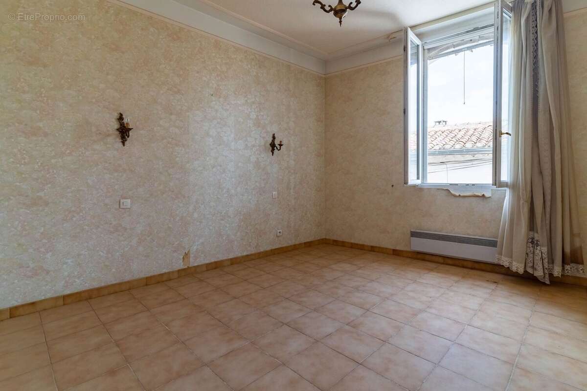 Maison à SAINT-GILLES