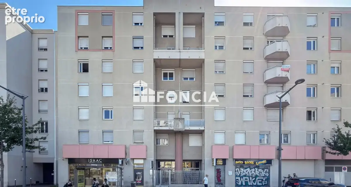 T1 de 38 m² avec balcon – Au pied du métro Debourg - photo 6