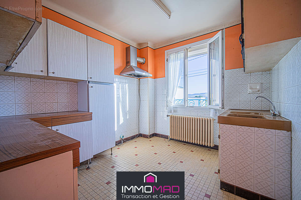 Maison à DUGNY-SUR-MEUSE