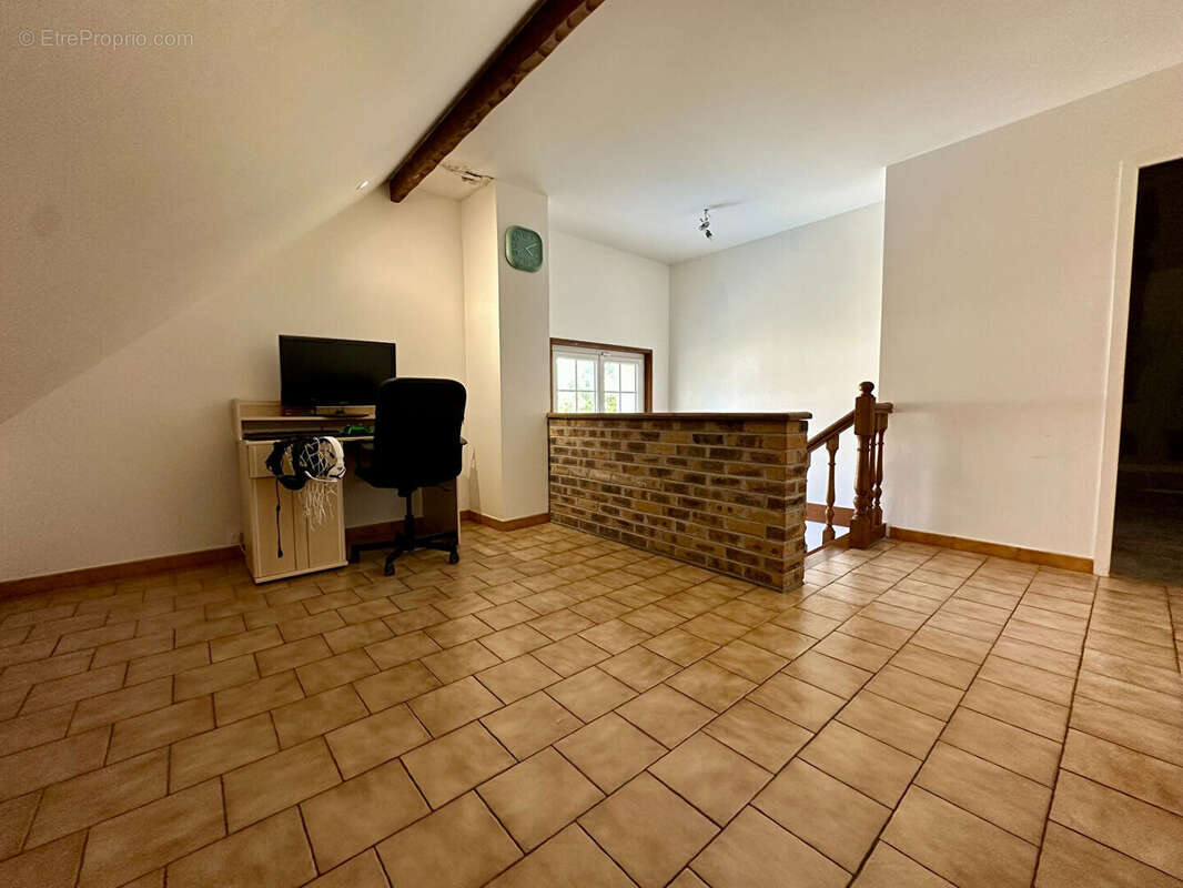 Maison Camelin 8 pièce(s) 200 m2 - photo 11