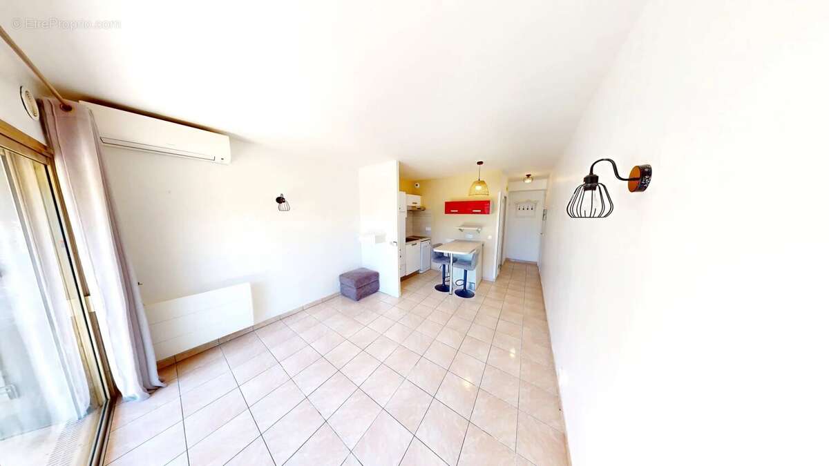 Appartement à VILLENEUVE-LOUBET