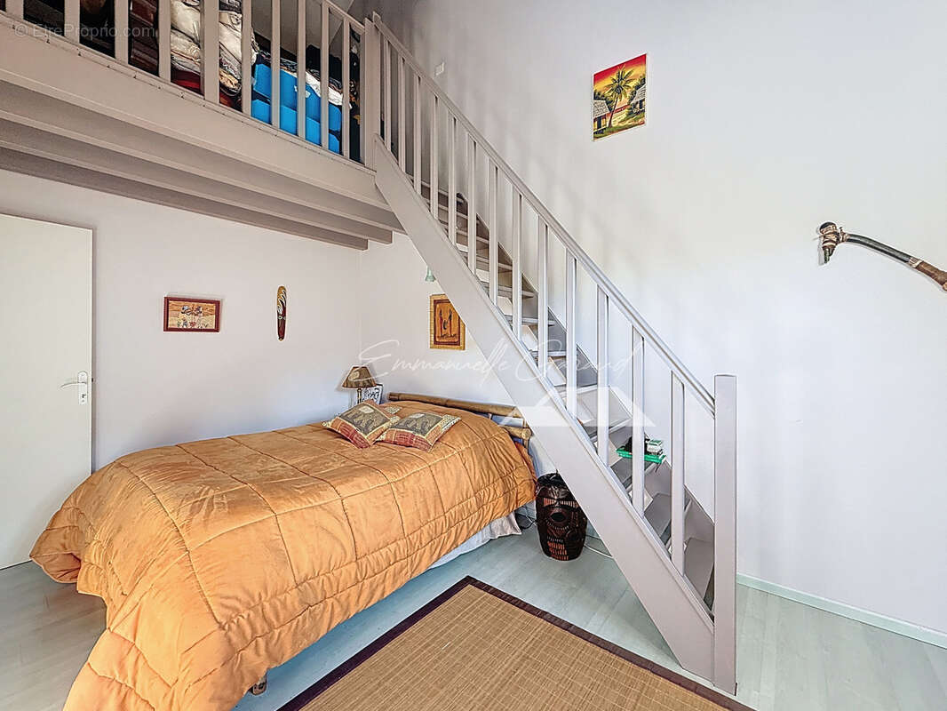 Maison à SAINT-BEAUZELY