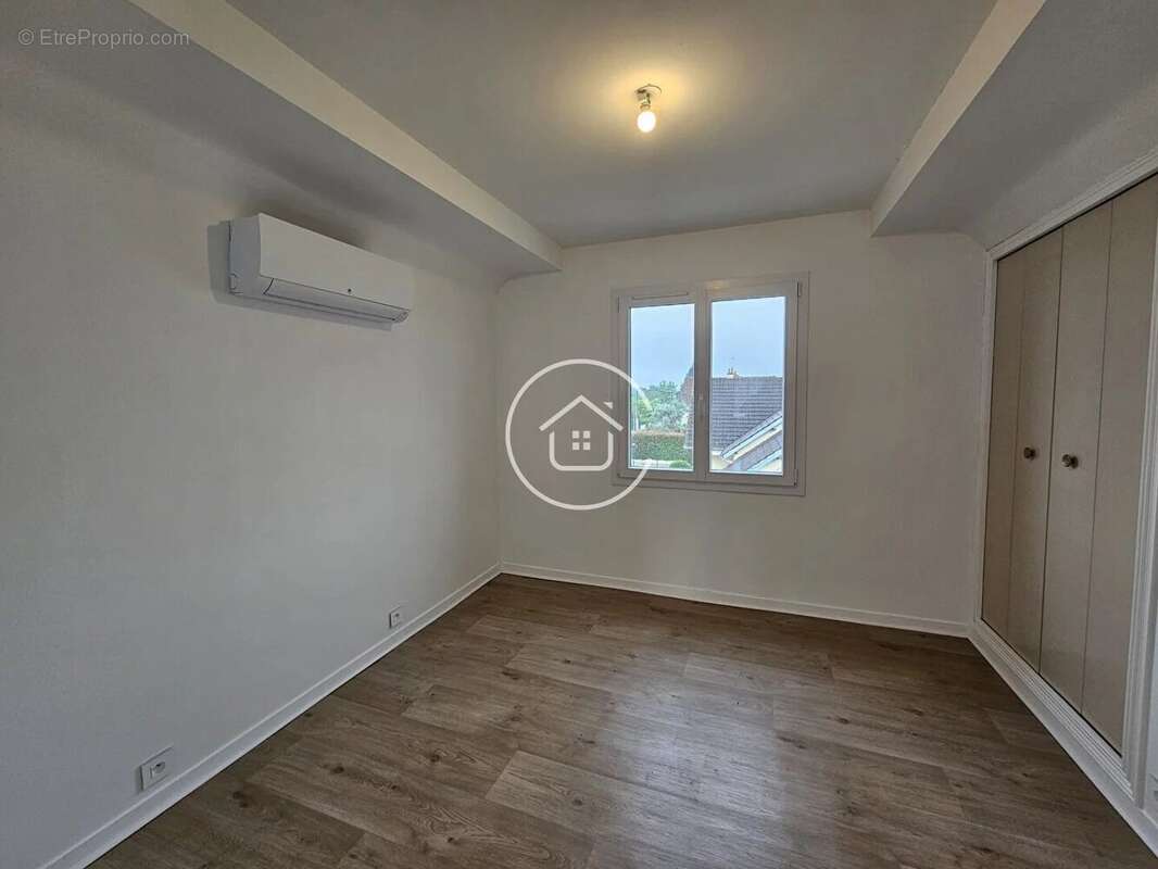 Maison familiale avec sous-sol et beau terrain à Vineuil - photo 7