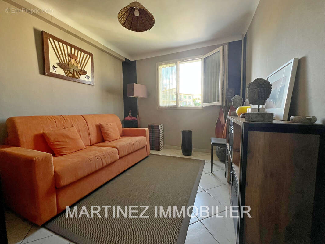 Appartement à SAINT-LAURENT-DU-VAR