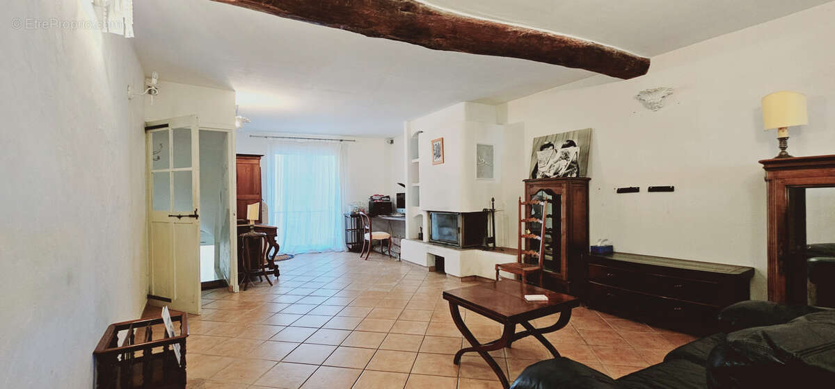 Appartement à LA CADIERE-D'AZUR