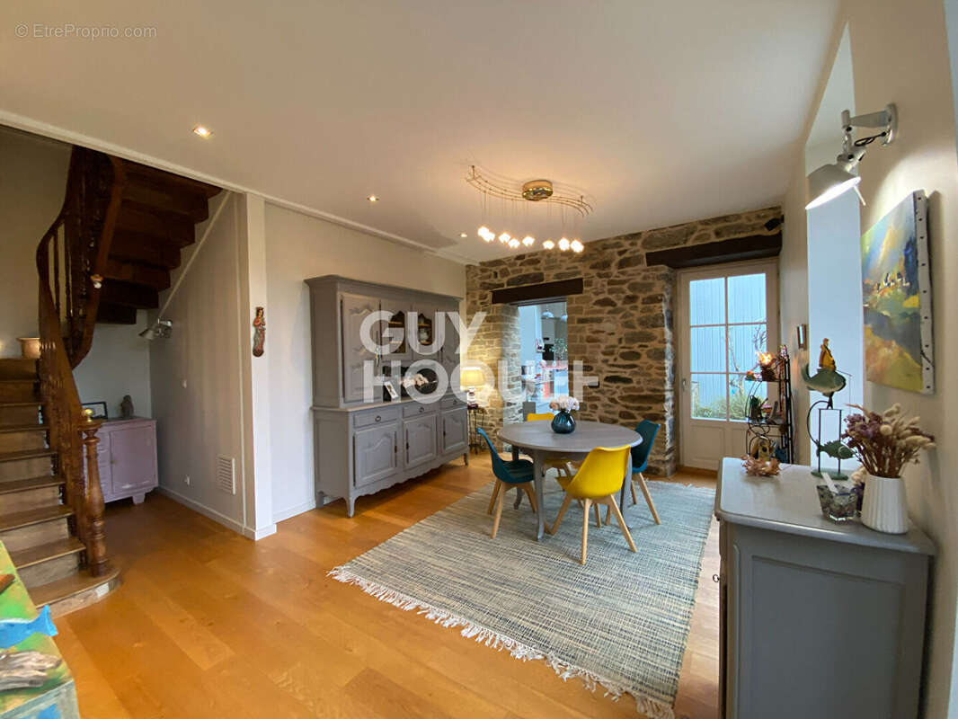 Maison à LA VILLE-ES-NONAIS