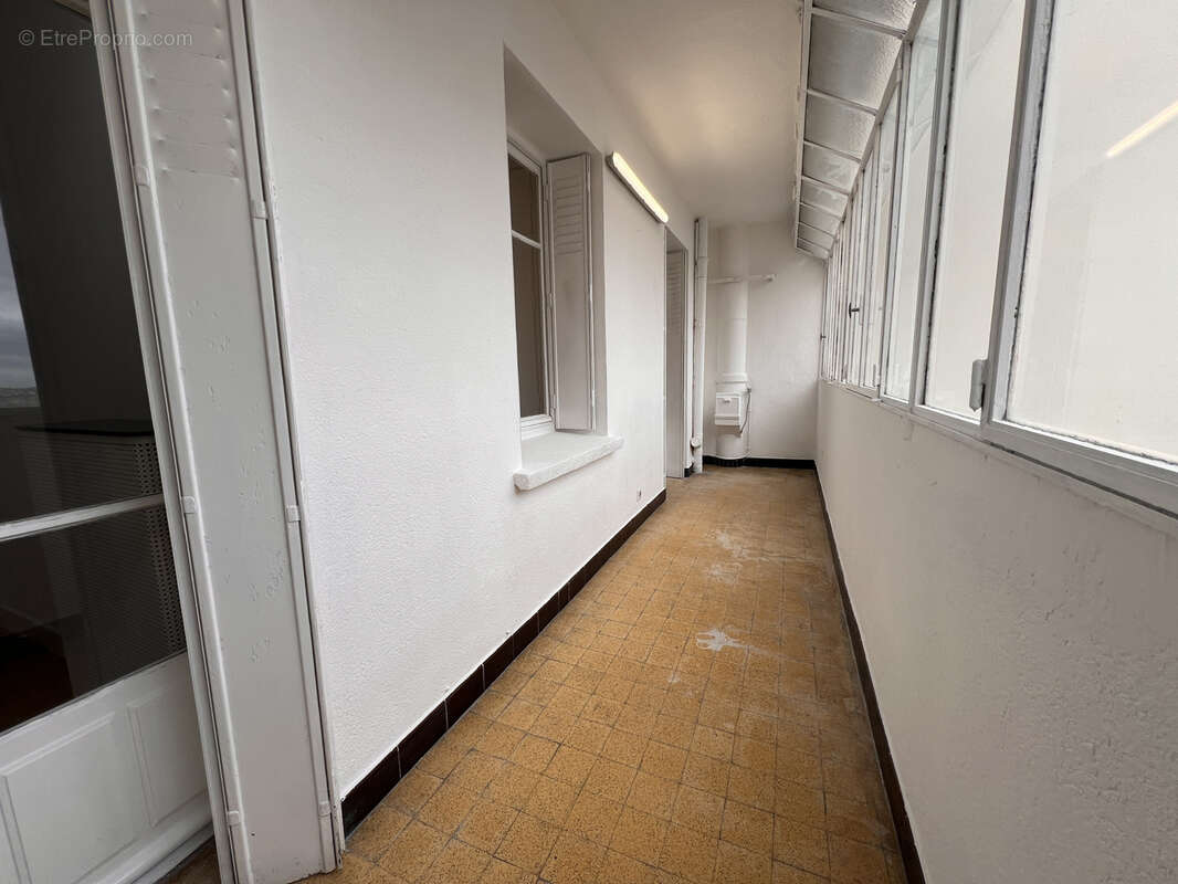 Appartement à MARSEILLE-1E