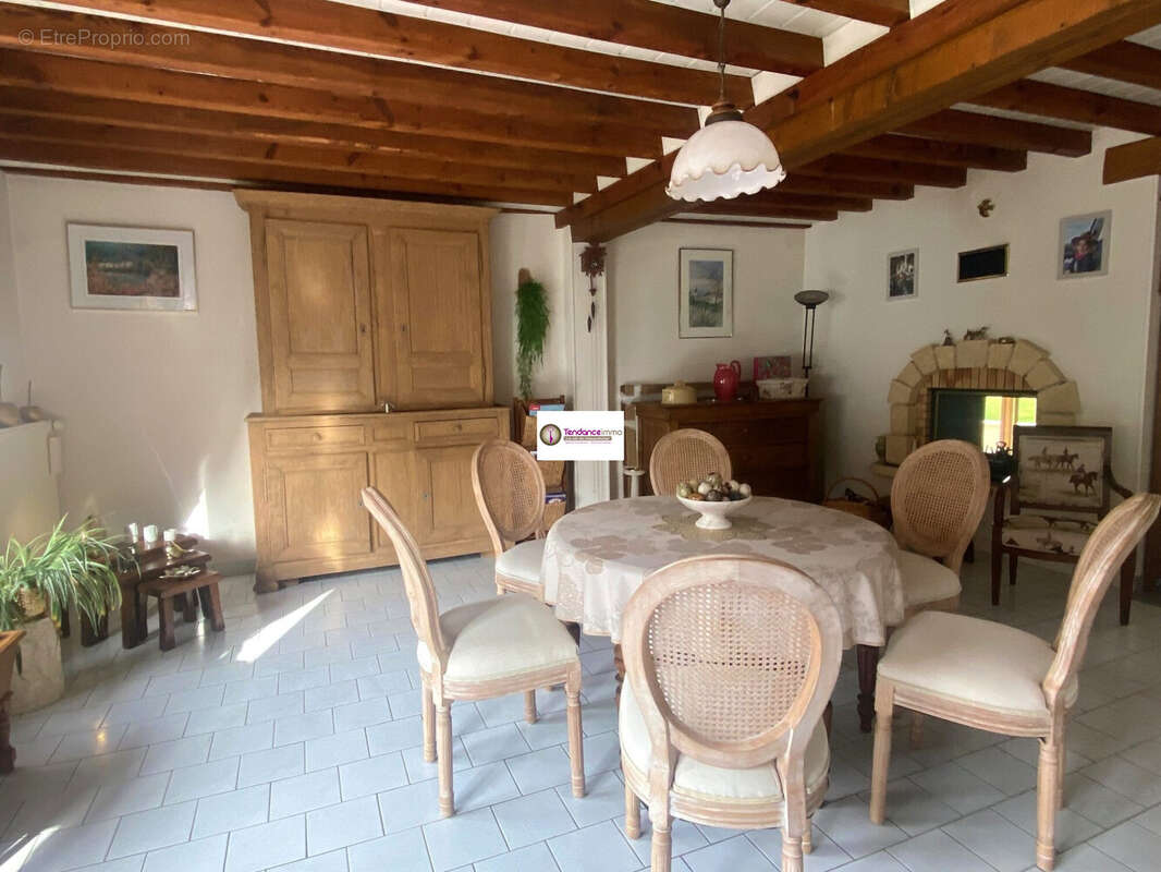 Maison à LE MELE-SUR-SARTHE