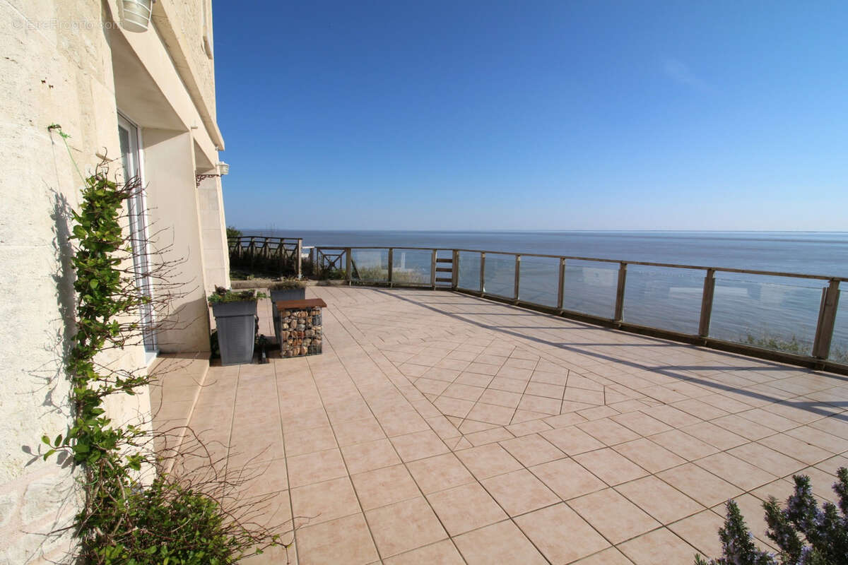 Appartement à MESCHERS-SUR-GIRONDE