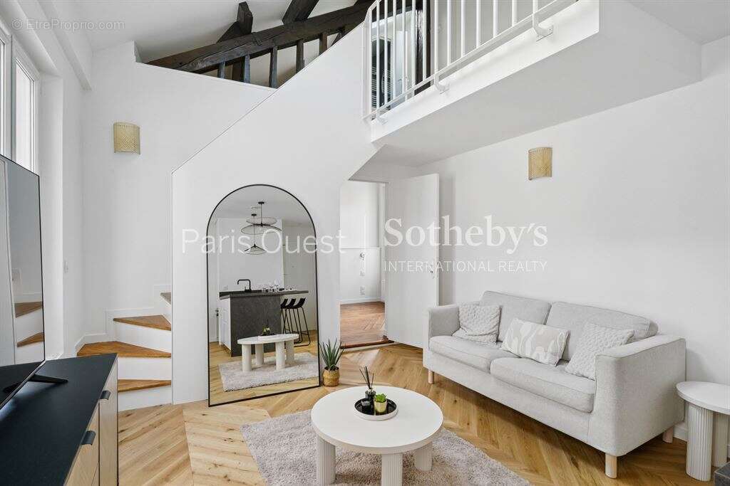 Appartement à PARIS-16E