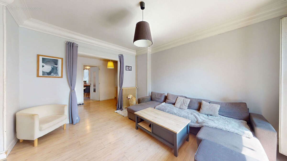 Appartement 3 pièces de 82 m2 avec 2 balcons - Vallier / Libération - Grenoble - photo 4