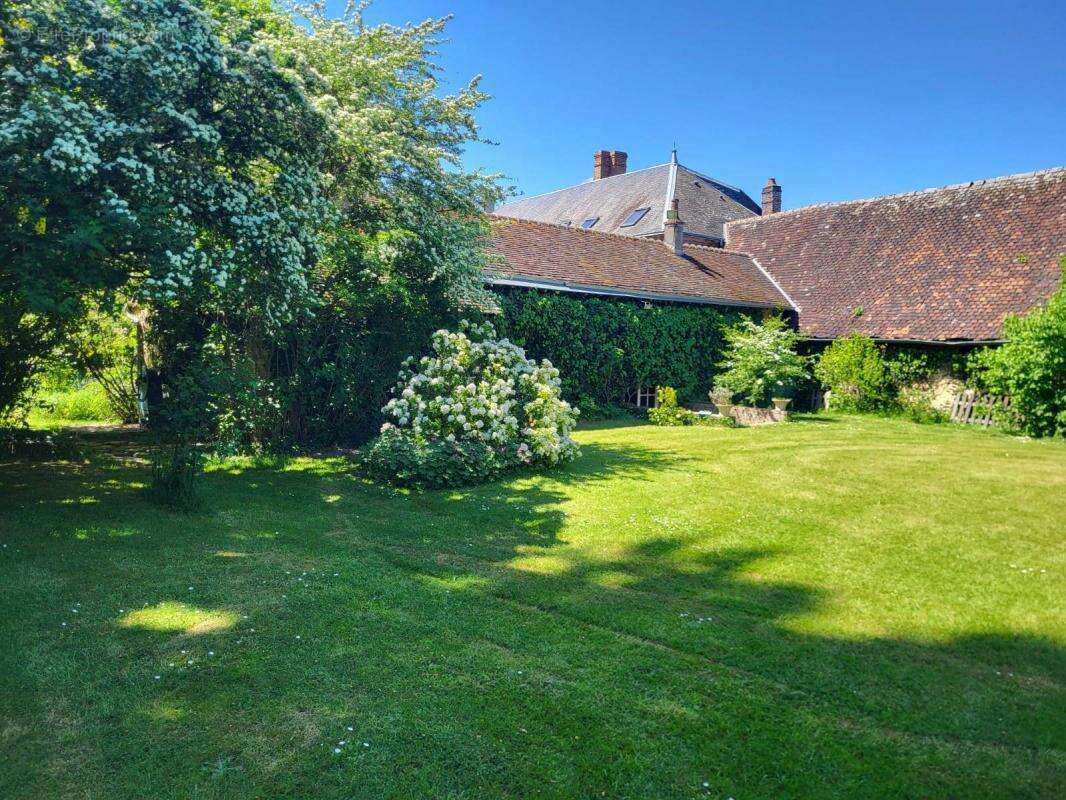 Maison à SARGE-SUR-BRAYE