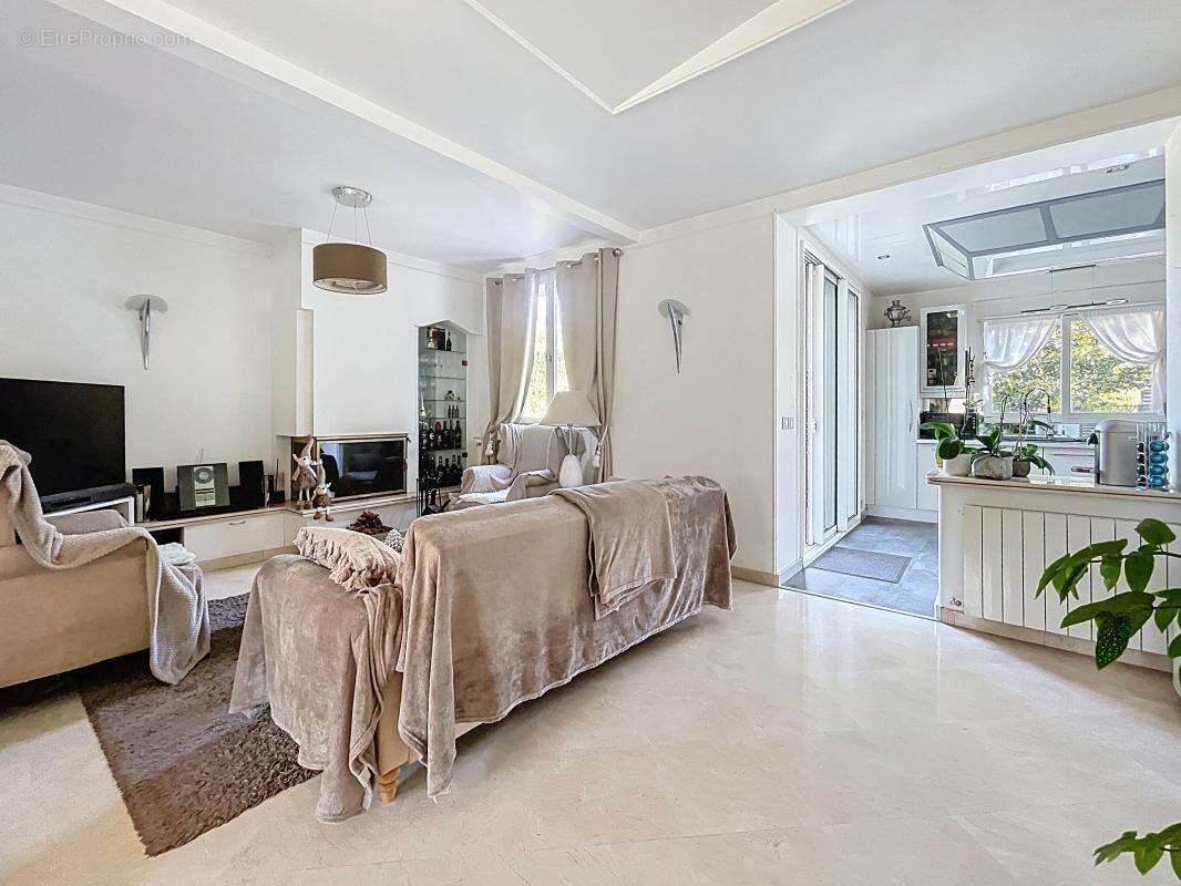 Maison à L'HAY-LES-ROSES