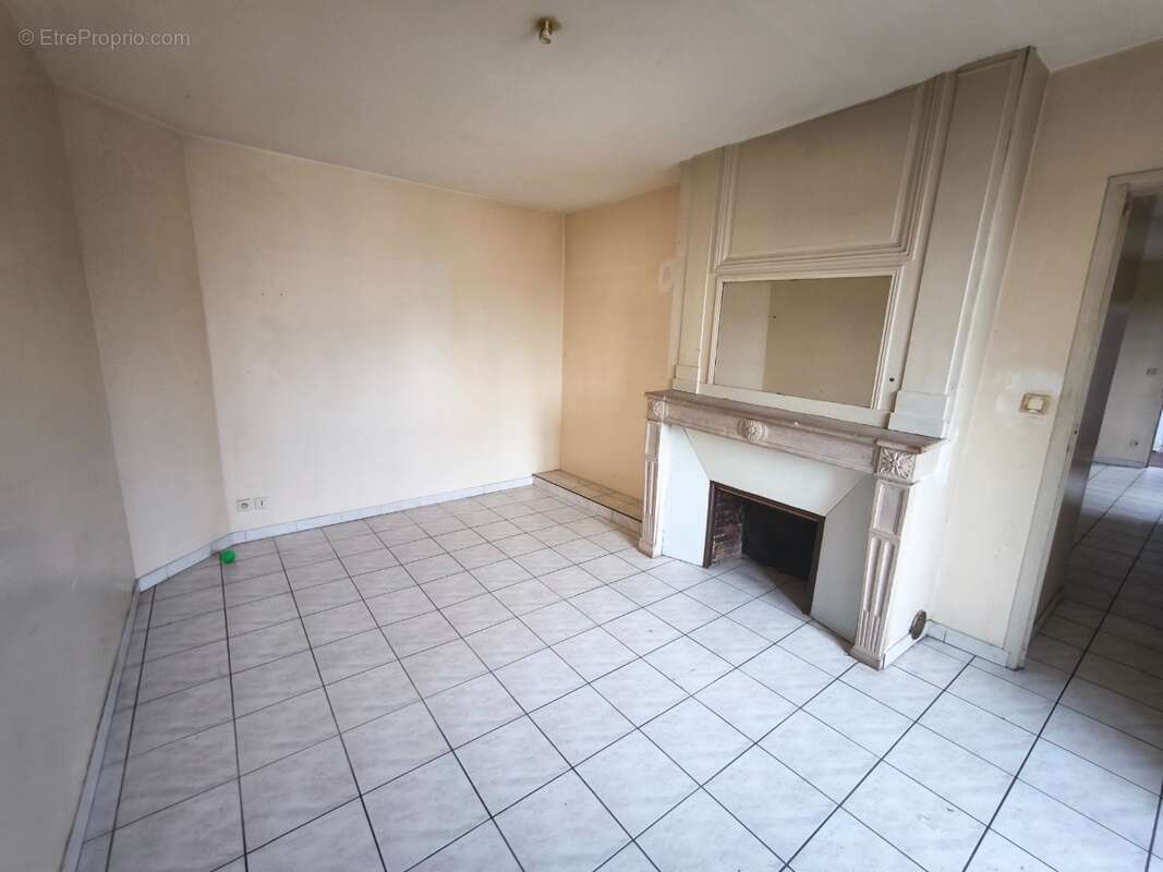 Maison 48 m² à Mehun-Sur-Yevre  - photo 2
