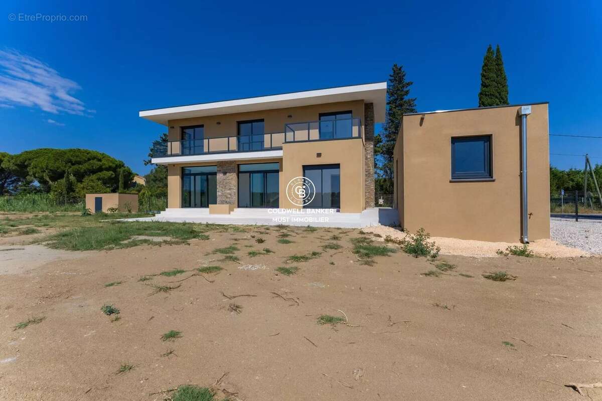 Maison 121 m² à Saint-Cyprien  - photo 3