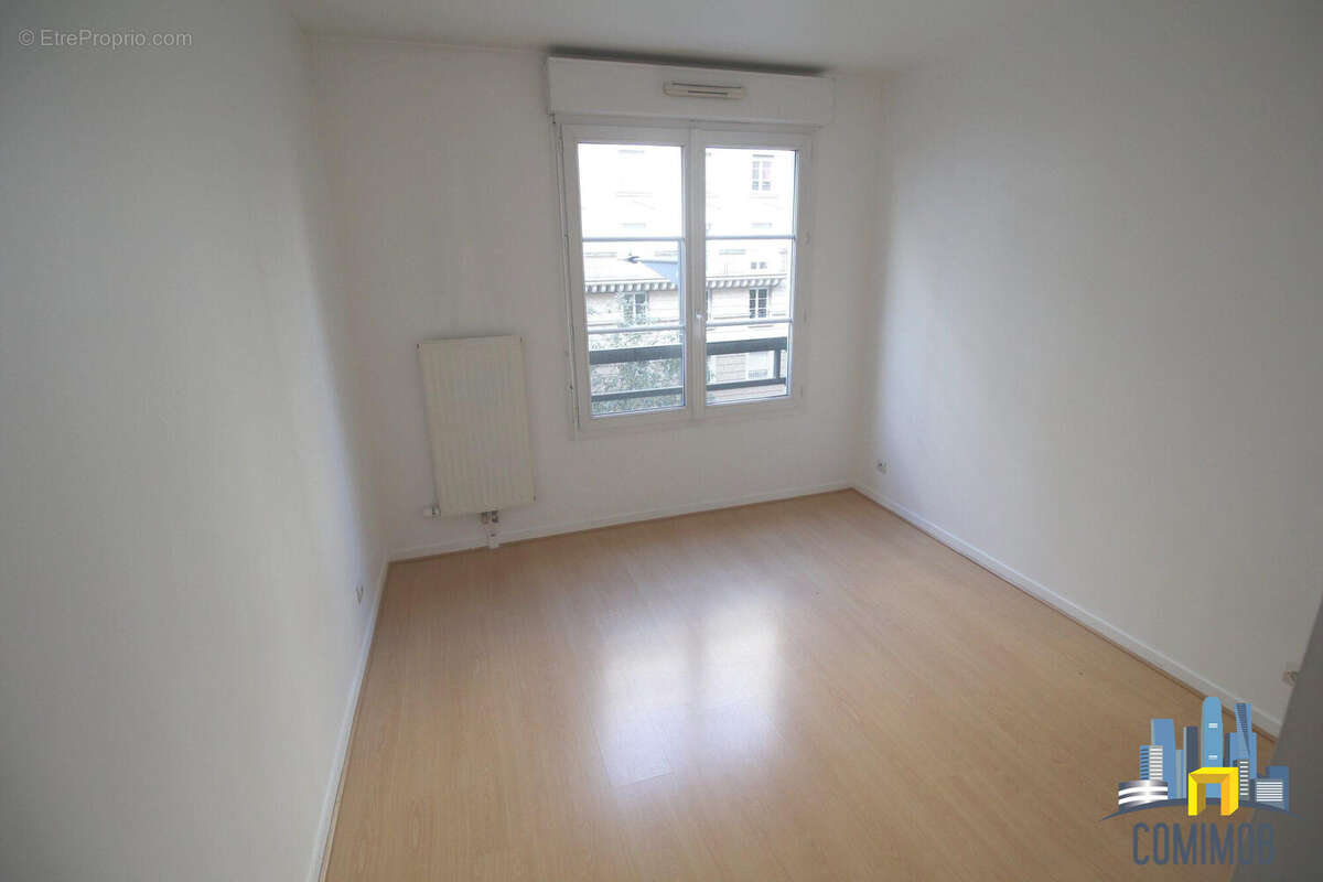 Appartement à COURBEVOIE