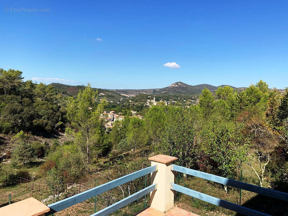 Maison en pierre 110 m2 avec vue panoramique sur 1,1 ha - photo 2